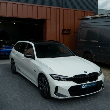 BMW 330e