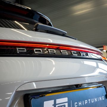 We zijn nog niet klaar met de Porsches... Ditmaal de Porsche Panamera 2.9T V6 4 E-Hybrid uit 2019 stage 1+🚀