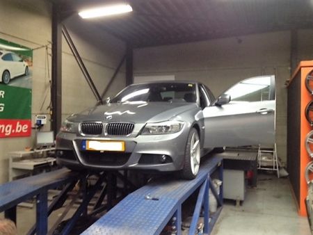 BMW 3 serie 318D 143pk ( E90/E91 - 2010 - 12/2011 )
